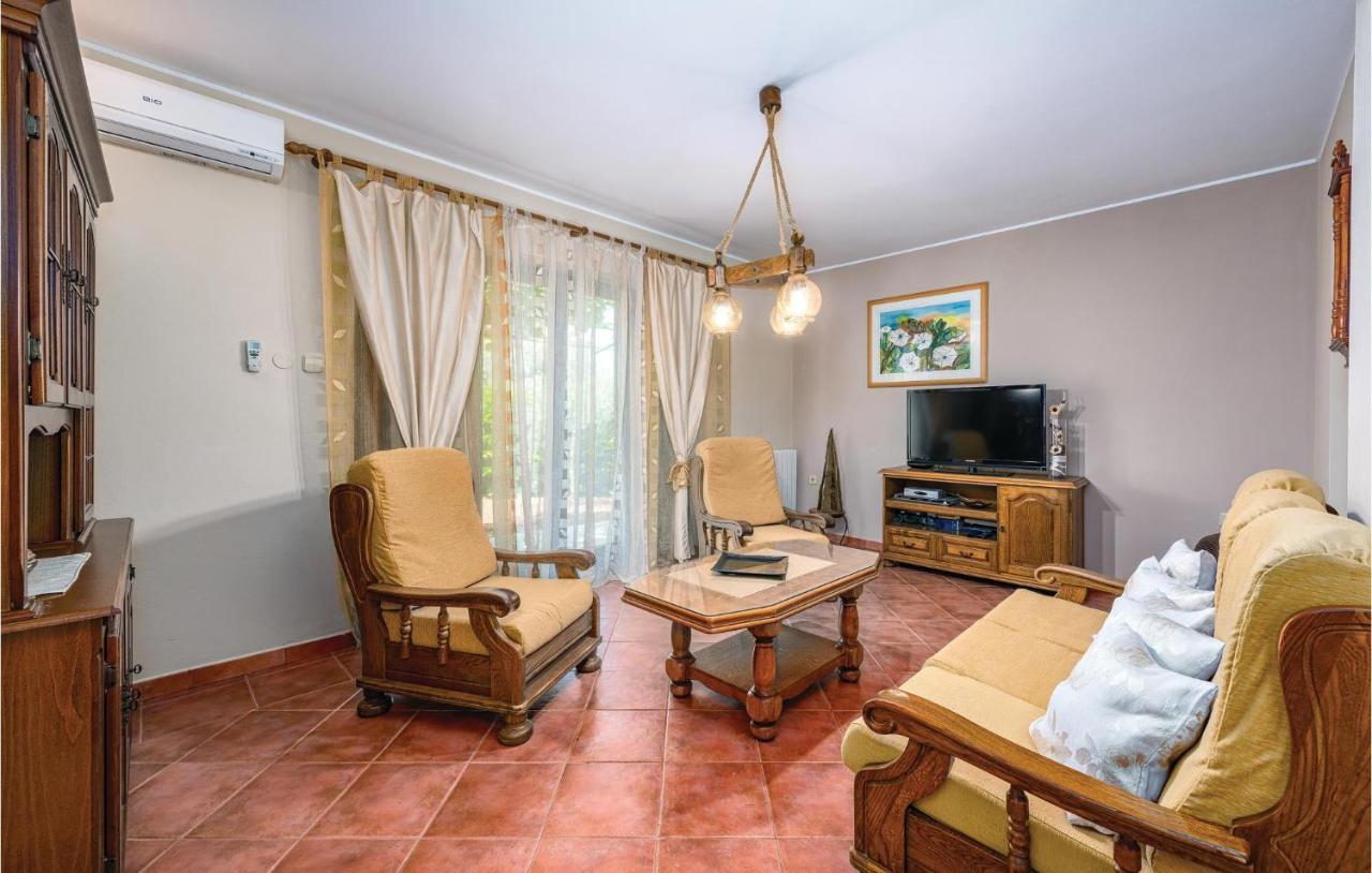 Stunning Apartment In Rovinj With Kitchen Zewnętrze zdjęcie