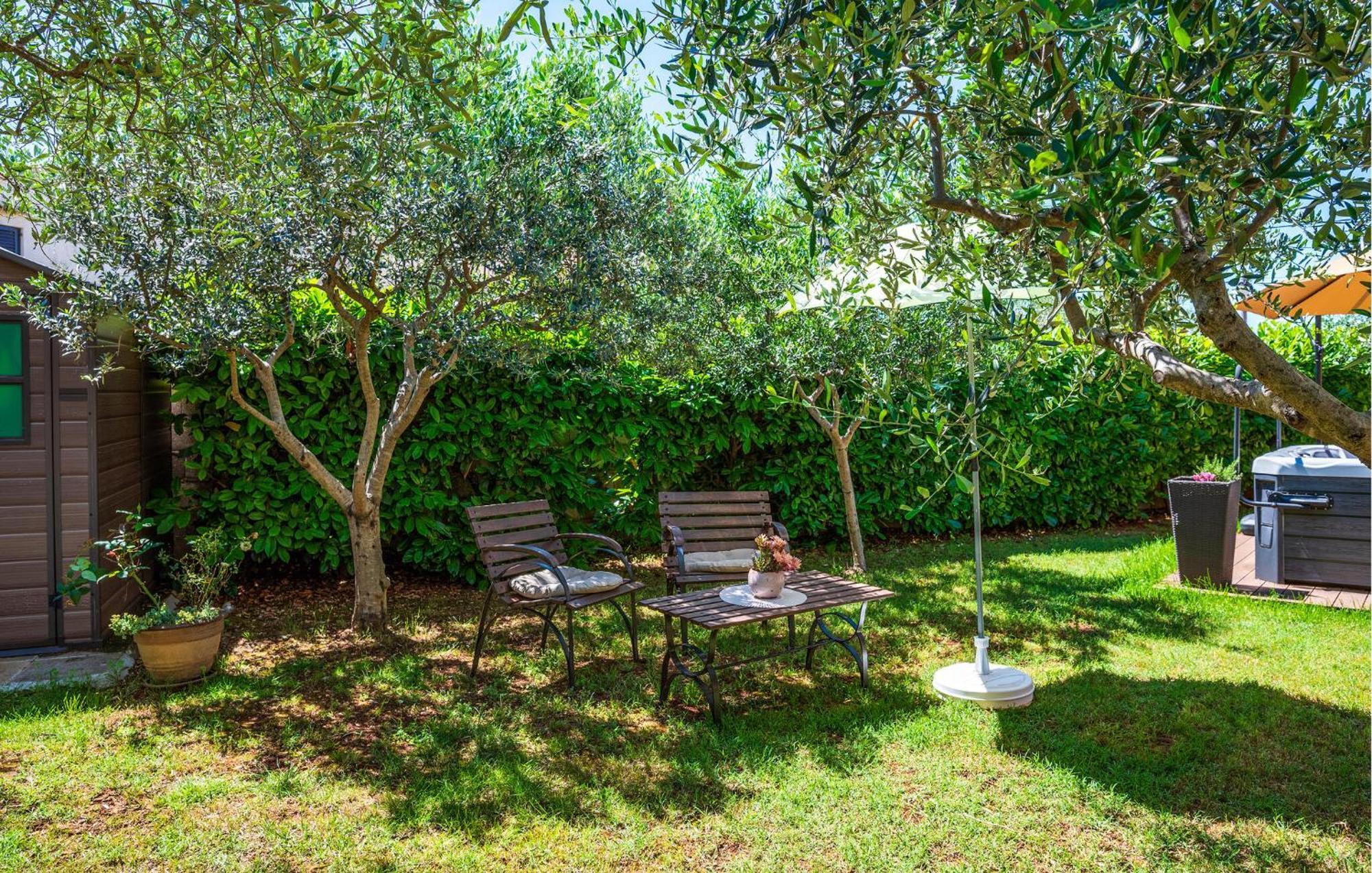Stunning Apartment In Rovinj With Kitchen Zewnętrze zdjęcie