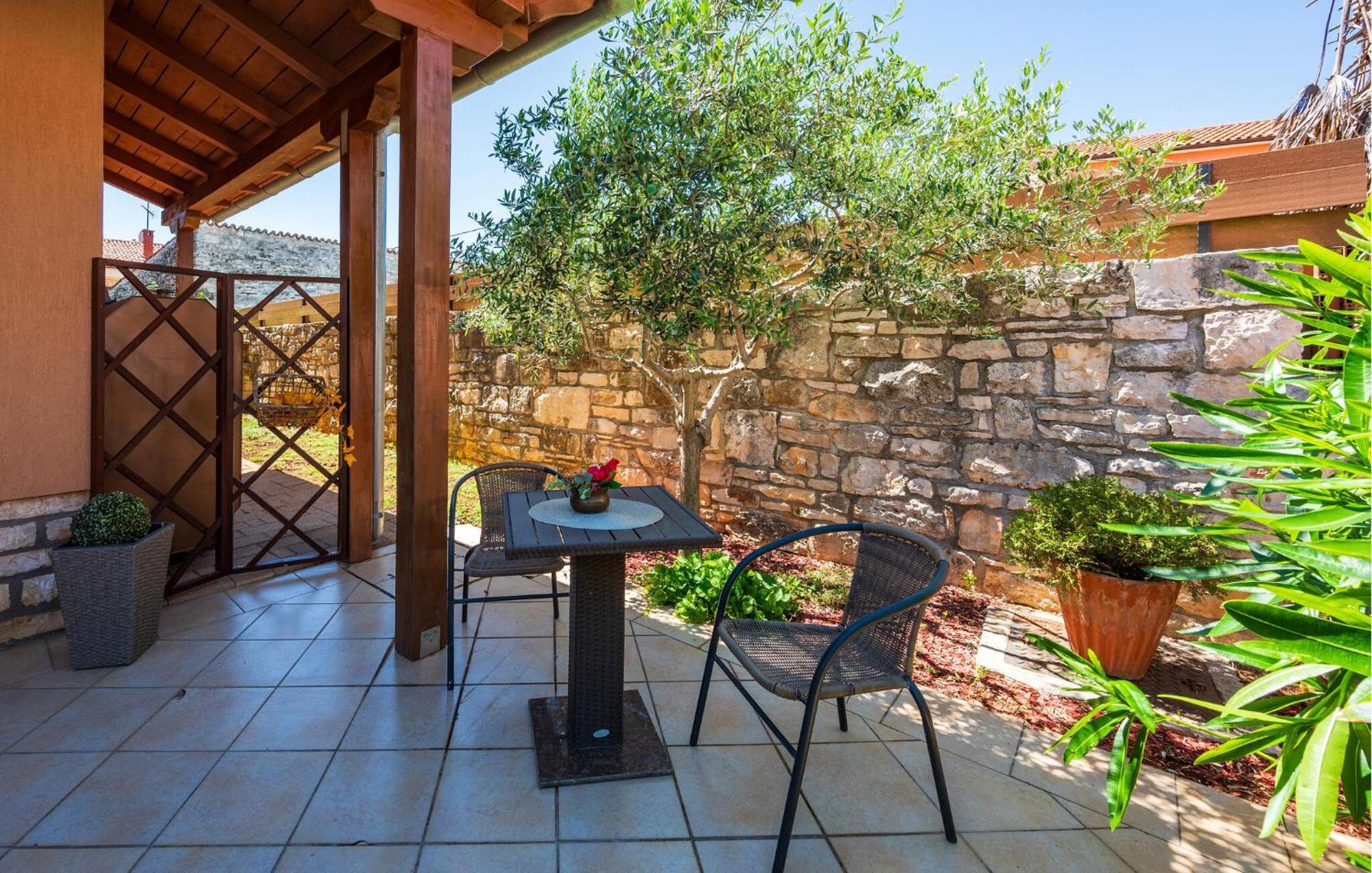 Stunning Apartment In Rovinj With Kitchen Zewnętrze zdjęcie