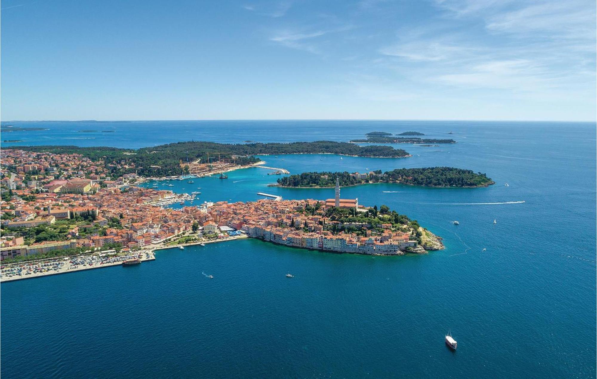 Stunning Apartment In Rovinj With Kitchen Zewnętrze zdjęcie