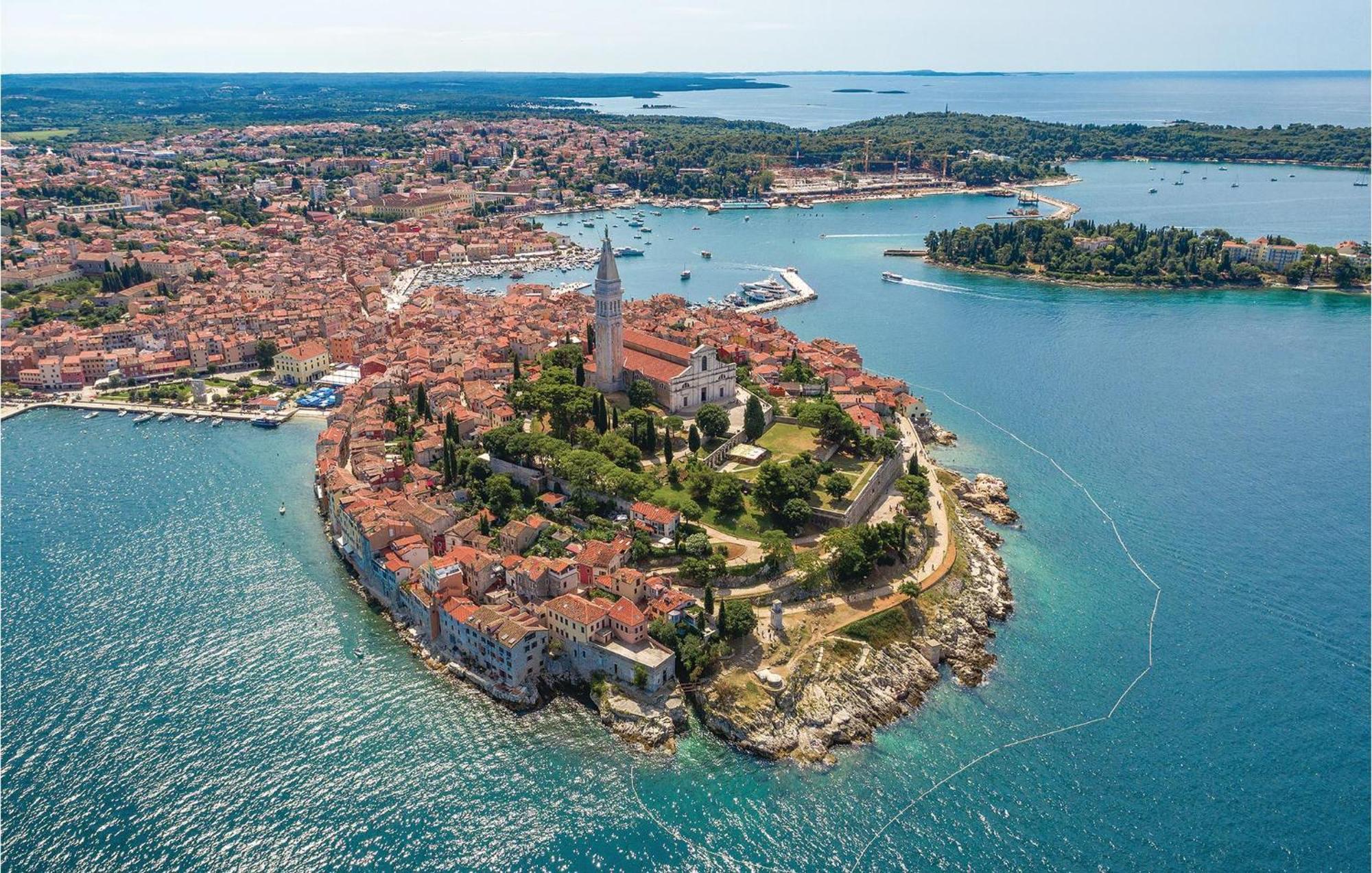 Stunning Apartment In Rovinj With Kitchen Zewnętrze zdjęcie